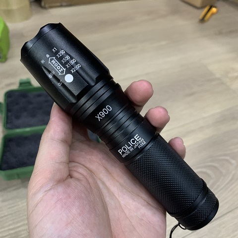 Đèn pin Police X900 siêu sáng loại 1