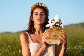 Top 8 Chai nước hoa nữ mùa hè thơm mát hoa cỏ đáng thử nhất