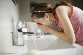 Top 6 sữa rửa mặt cho tuổi dậy thì tốt, an toàn cho da nhất