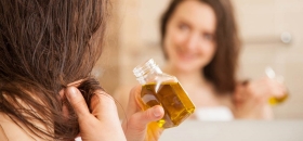 Top 8 tinh dầu dưỡng tóc phục hồi tóc hư tổn hiệu quả nhất