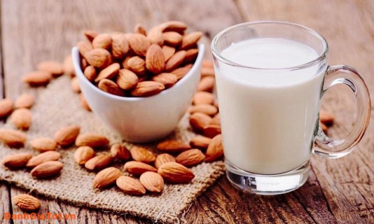 Cách làm sữa hạnh nhân thơm ngon bổ dưỡng, đơn giản tại nhà
