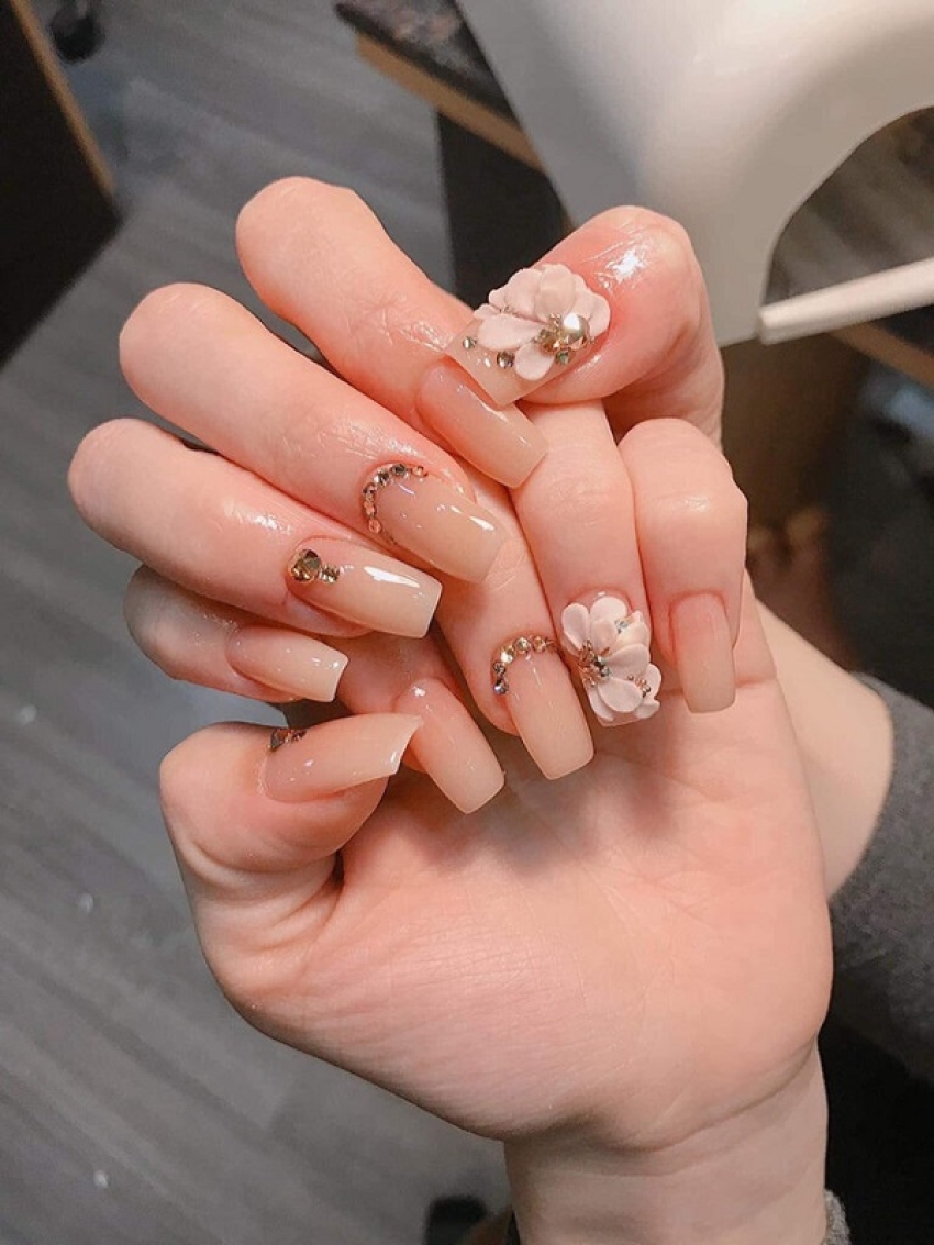 Móng tay giả đính đá sang trọng, Bộ 24 móng tay giả đính đá màu trắng, Nail  xinh, Nail thiết kế đẹp cho cô dâu | Shopee Việt Nam